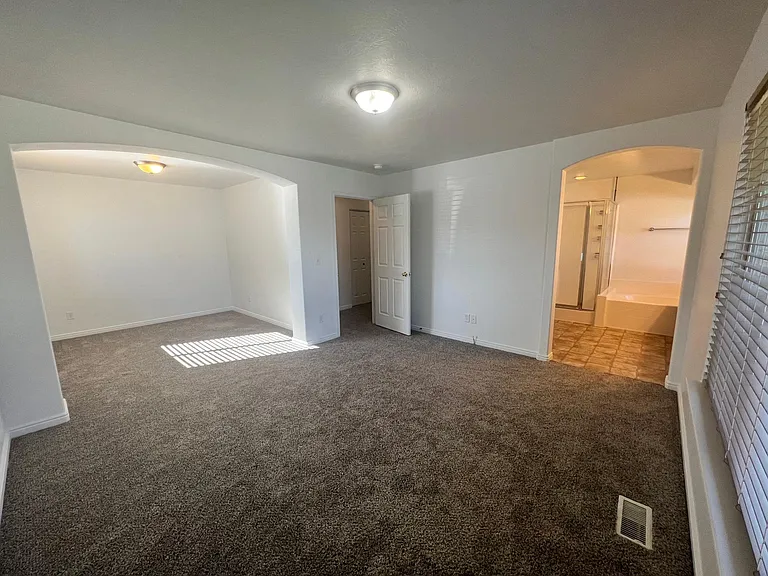 1515 S Spring Creek Dr — Photo 7