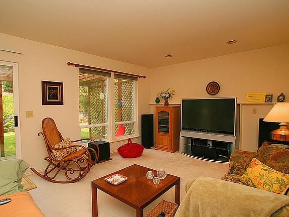 3rd image of 26317 Lake Wilderness Country Club Dr SE #C