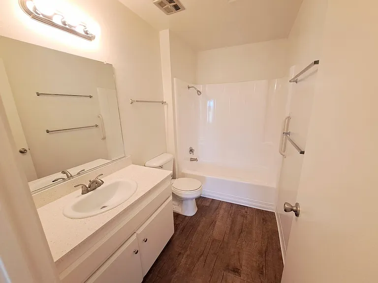 10500 Westminster Ave — Photo 29