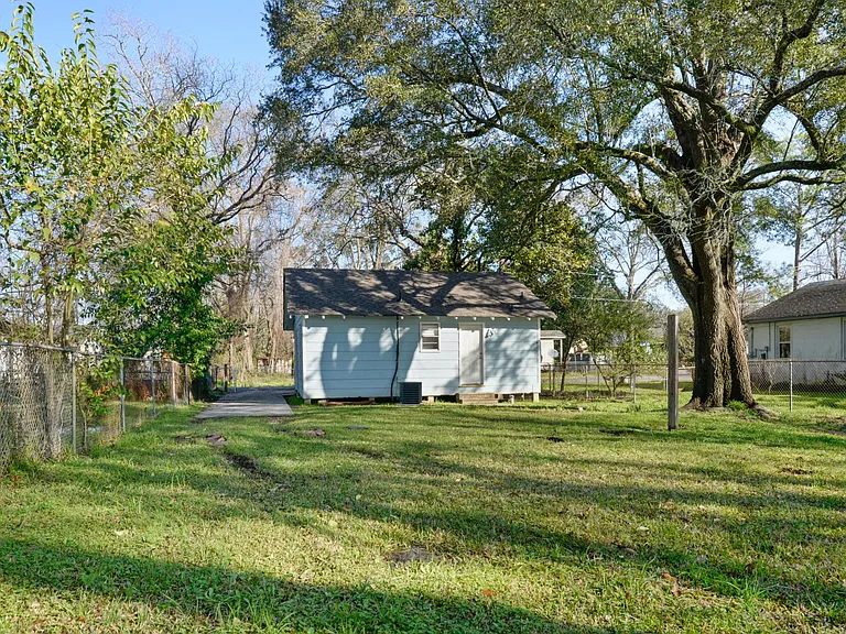 2402 Louisiana Ave — Photo 11