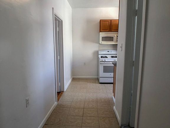 4th image of 3169 33rd St APT 28