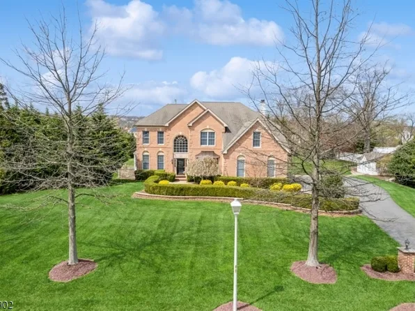 11 Vail Ln, Raritan Twp., NJ 08822