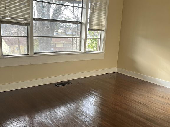 5th image of 2324 Treadwell Rd