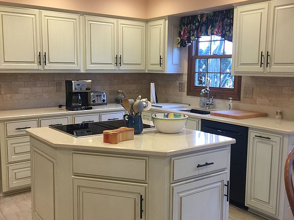 Kitchen with Center Island