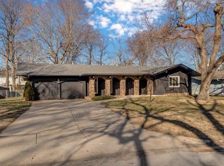 1867 E Swallow Street, Springfield, MO 65804