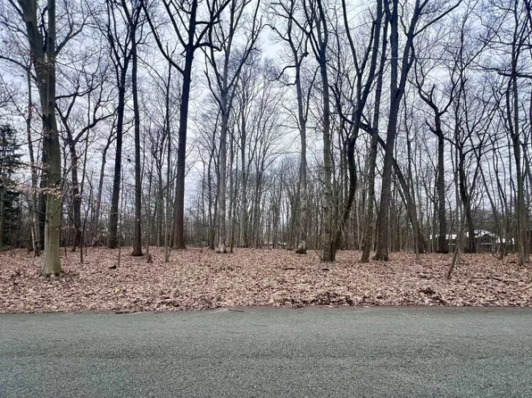 15 Fox Hedge Rd, Saddle River, NJ 07458