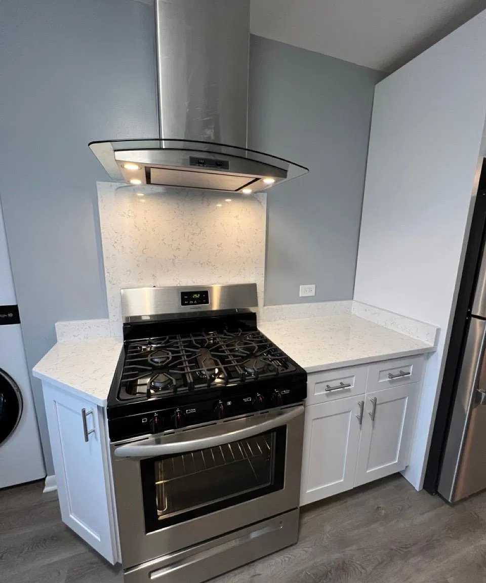 412 E Russell St — Photo 2