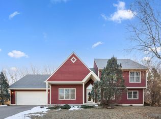 1813 Park Ridge Cir, Chaska, MN 55318