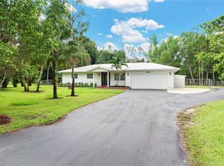 5581 Wendy Ln, Naples, FL 34112