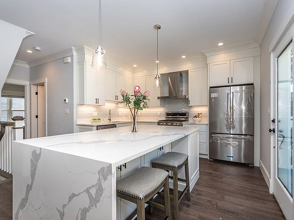 5th image of 59 Cherry St #1