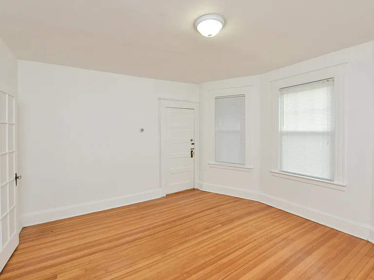 390 Clinton St — Photo 28