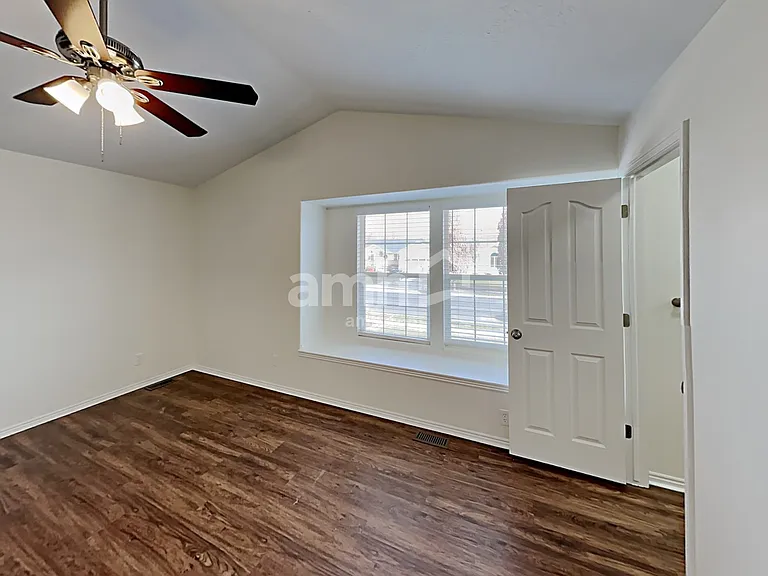 1470 S 1525 W — Photo 8