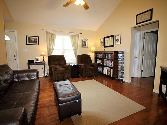 4th image of 3935 Liverpool Dr