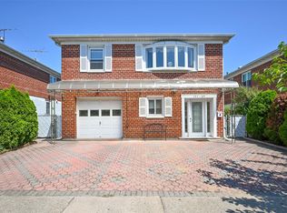 19709 46th Ave, Flushing, NY 11358