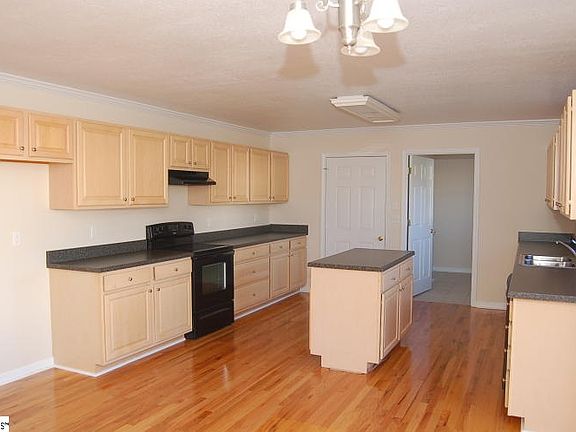 4th image of 102 Scottlyn Ct