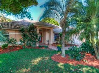 429 Lake Of The Woods Dr, Venice, FL 34293