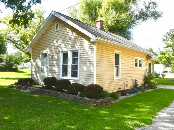 108 Livingston St, Yale, MI 48097