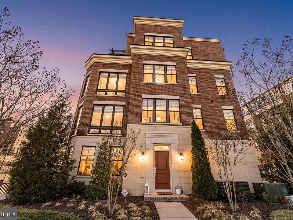 1st image of 500 Riversail Ln #438