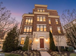 500 Riversail Ln #438, Oxon Hill, MD 20745