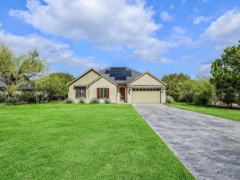 935 Wesley Ridge Dr — Photo 1