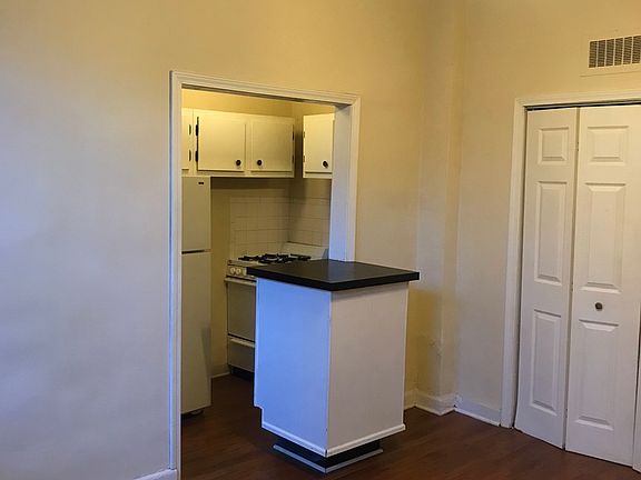4th image of 633 W Deming Pl APT 3A