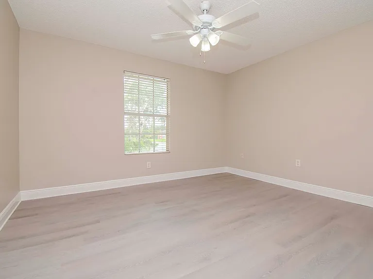 202 Lake Parsons Grn #207 — Photo 10