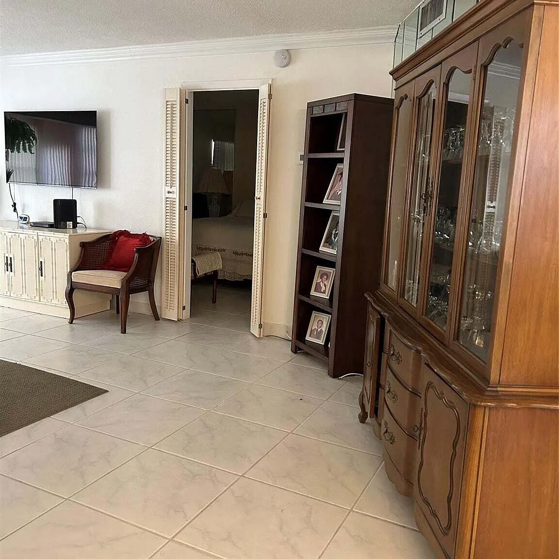 1 bed, 1.0 bath, 1102 sqft, $1,250 — Photo 4