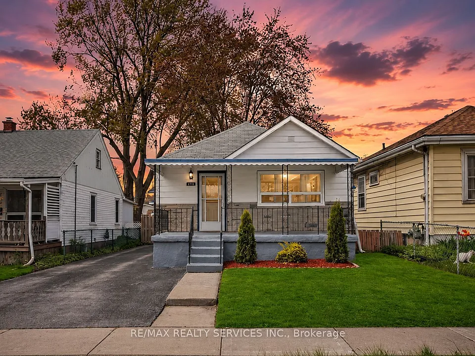 215 Highbury Ave N