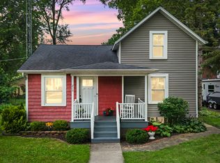 215 S 6th St, Dekalb, IL 60115