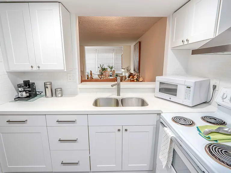 9150 Lime Bay Blvd #21 — Photo 5