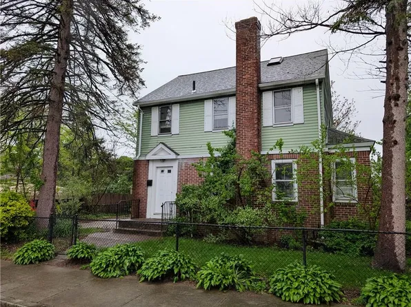 33 Zella St, Providence, RI 02908