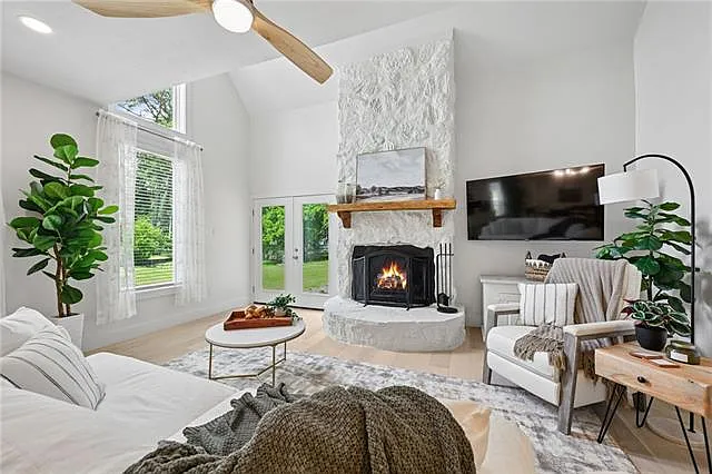 2 bed, 2.5 bath, 1600 sqft, $3,225 — Photo 2