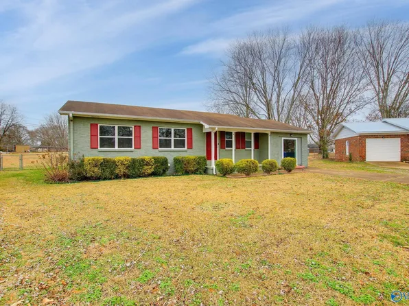 810 Elizabeth Pl SW, Hartselle, AL 35640