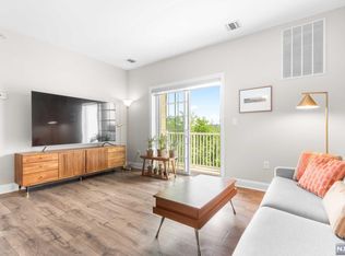 3410 Windsor Park Ct, Englewood, NJ 07631