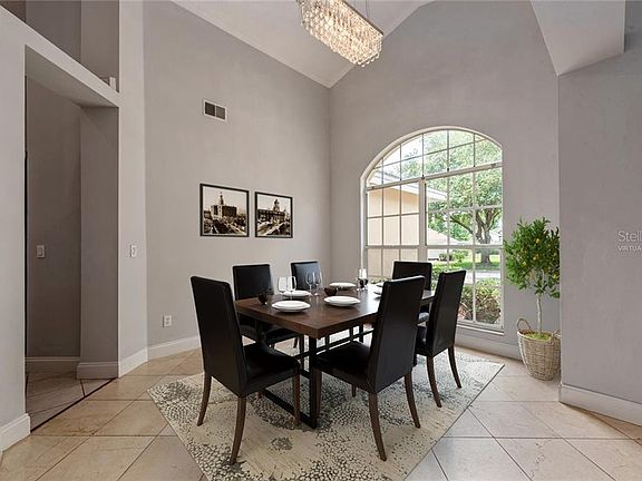 2nd image of 589 Lakeworth Cir
