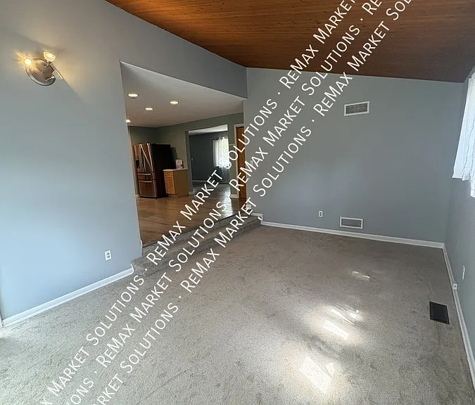 722 Avondale St — Photo 4