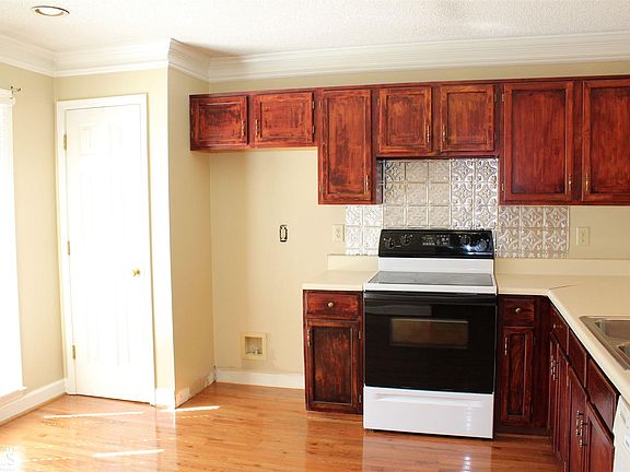3rd image of 2669 Arbor Glen Pl