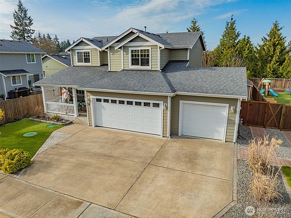 3rd image of 15722 Yelm Terra Way SE