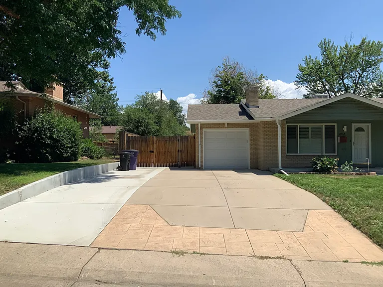 2854 S Yates St — Photo 25