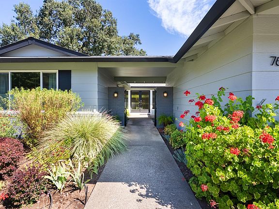 2nd image of 76 Aspen Meadows Circle