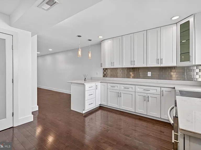 2218 16th St NE — Photo 7