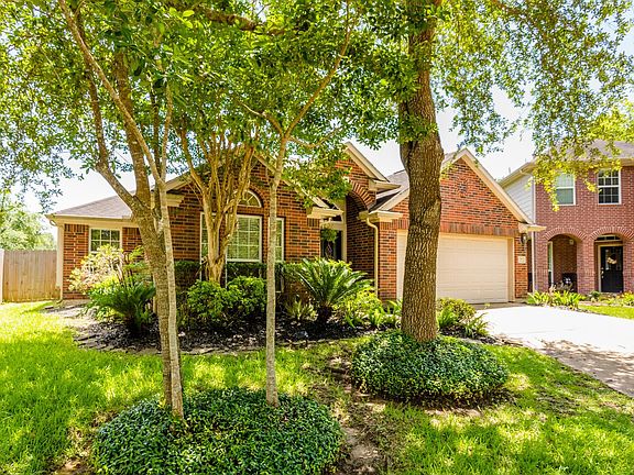 3rd image of 10906 Tattershall Ln