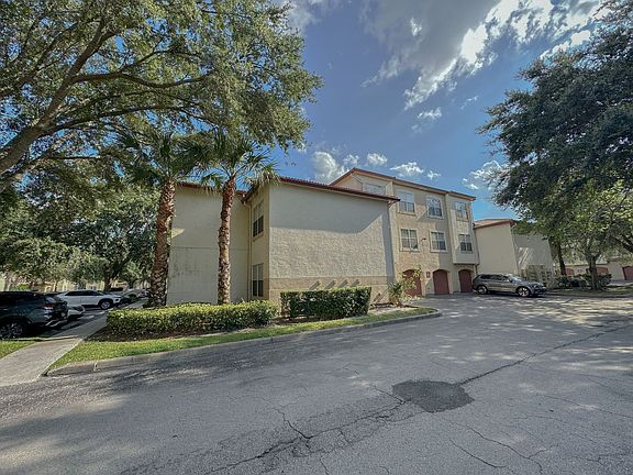 4th image of 827 Camargo Way Unit 210