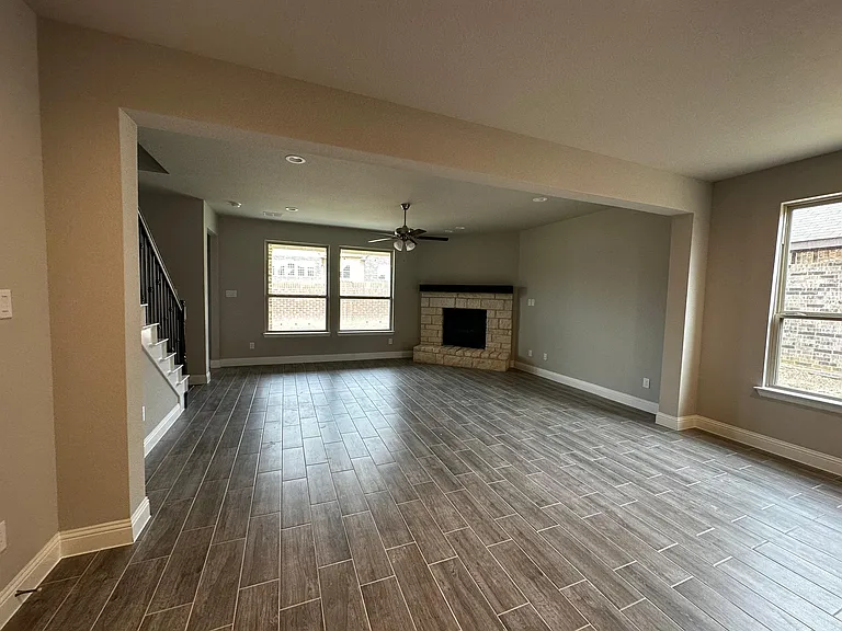 454 Oliver Ct — Photo 6