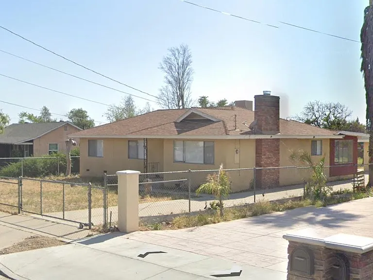 Cypress Ave — Photo 2