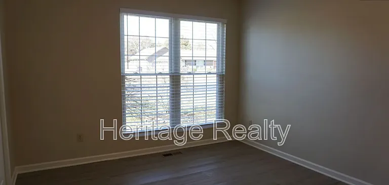 867 Westgate Dr — Photo 30