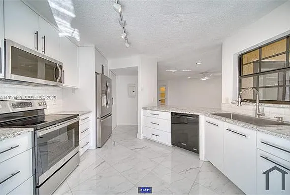 9151 W Sunrise Blvd — Photo 21