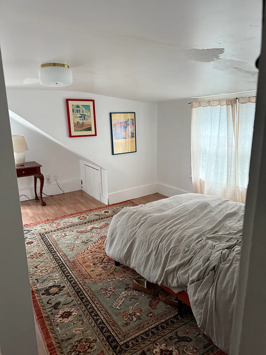 Building Photo - 100 Elm St #2