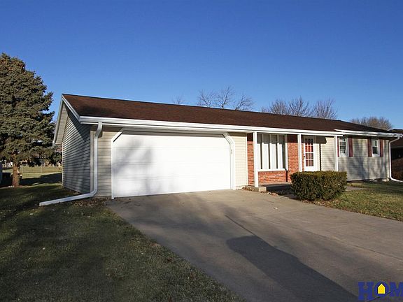 2nd image of 435 Cottonwood Ave