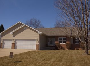 303 C Ave, Atkins, IA 52206